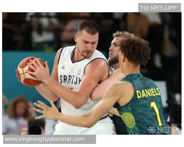 约基奇半场表现抢眼但失误频繁14分4板4助5次失误影响球队节奏