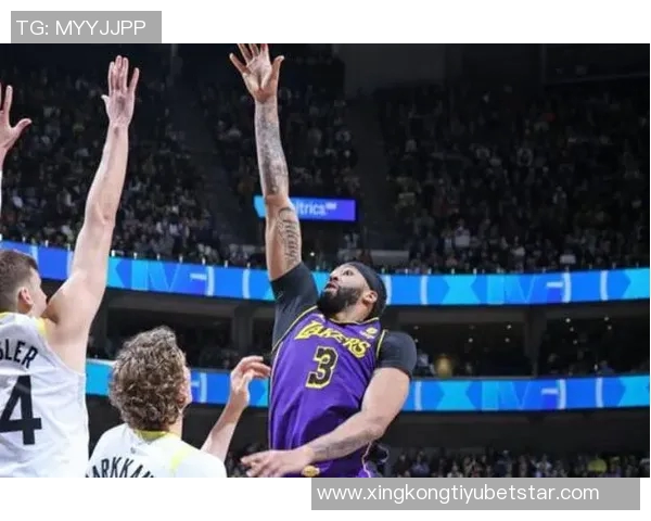 詹姆斯因伤缺席五场湖人新三人组磨合计划面临挑战